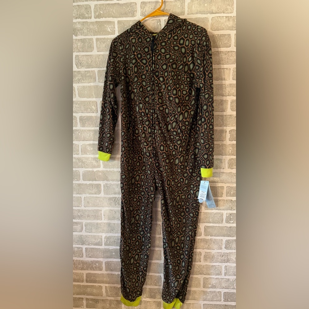 Cat & Jack Kids' Geometric Footie with Yellow Cuffs